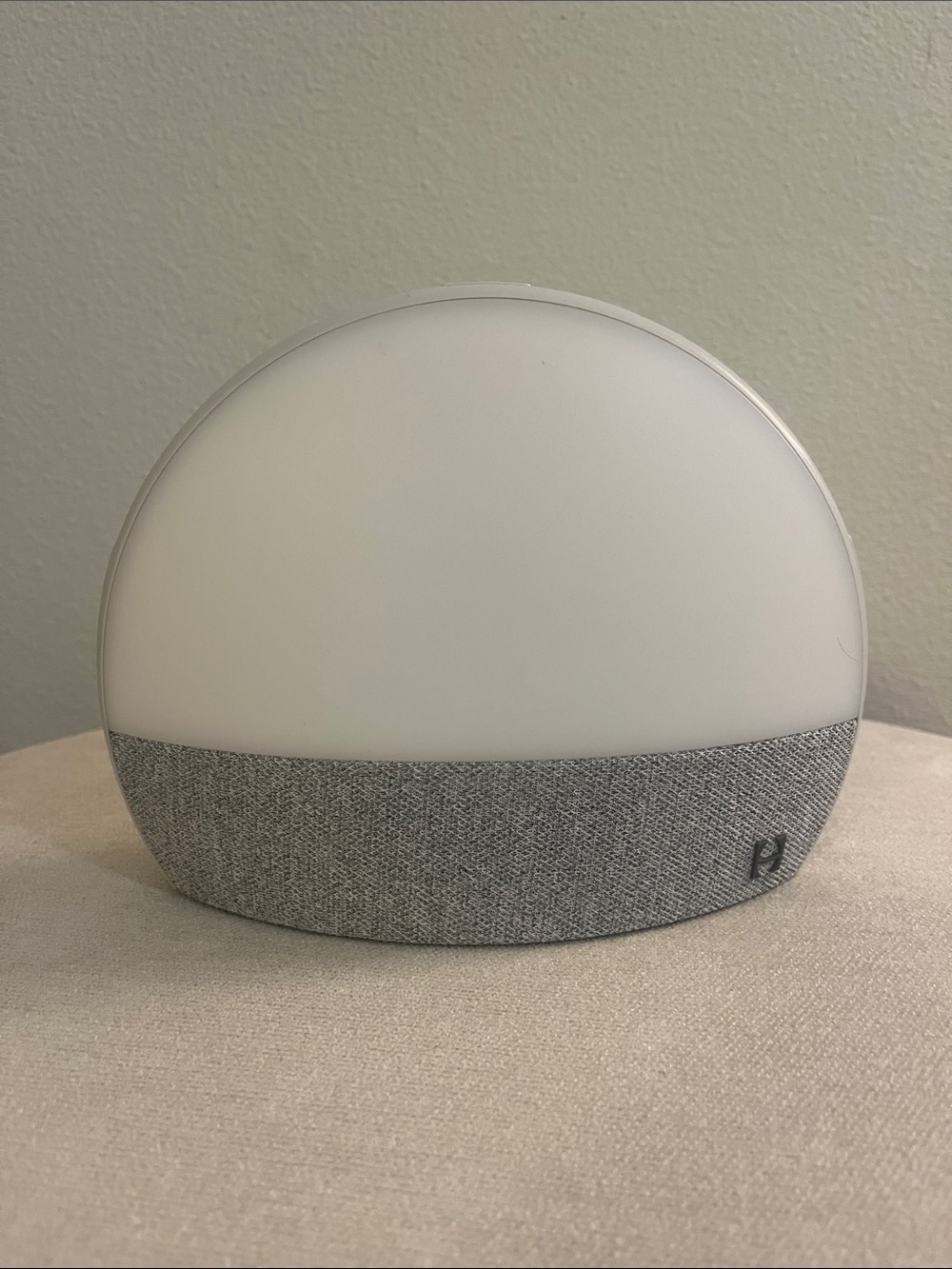 Hatch Sound Machine and Night Light in White and Gray